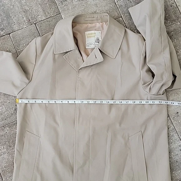 London Towne Tan Vintage Trench Coat Rain Coat Size 38R - Picture 6 of 7